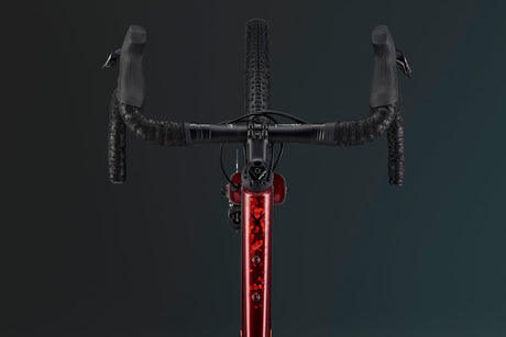 Handlebar and cockpit of the Whyte Verro Gravel Bike with drop bars and integrated shifters for optimal control and comfort.