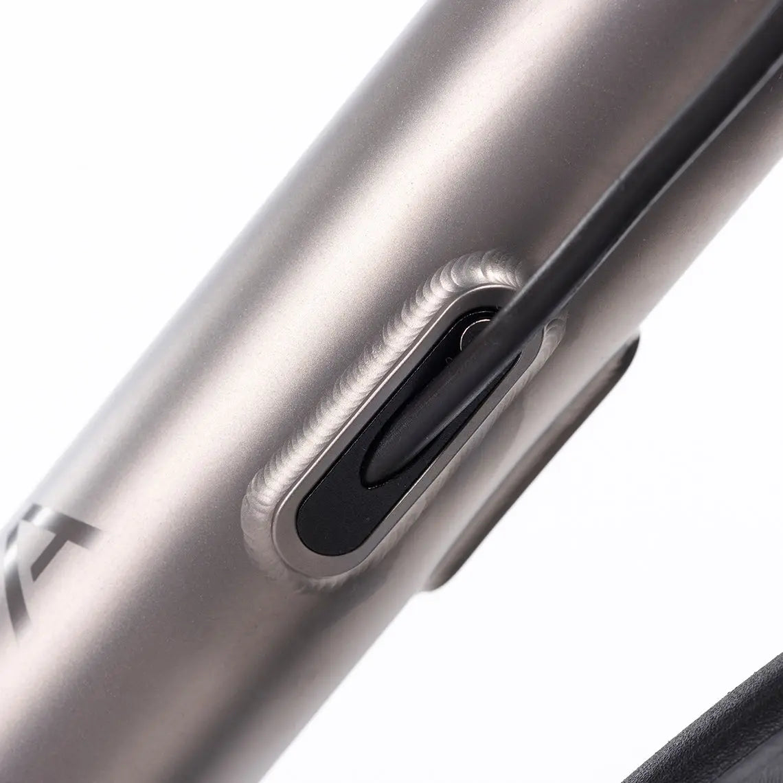 Cable routing on Enigma Evoke Titanium frame