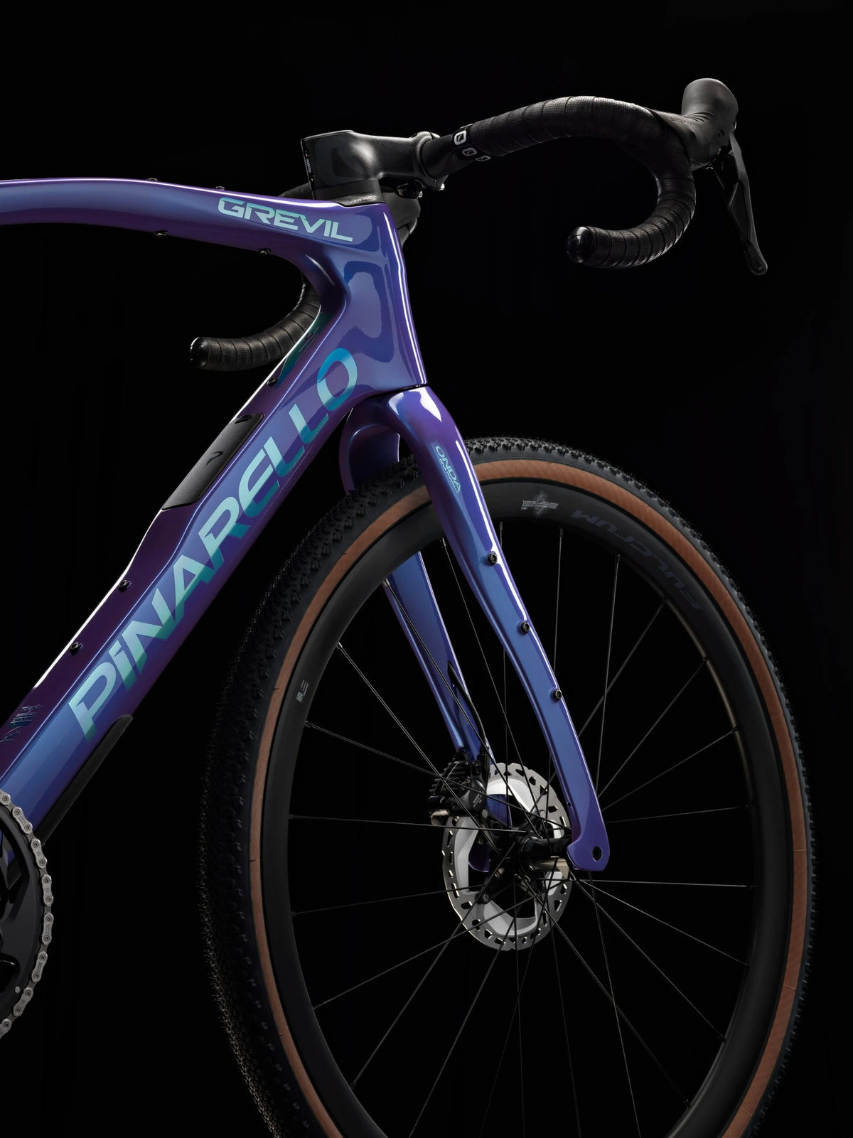 Front end of the Patagonia Frost Pinarello Grevil F3 with the Onda fork, head tube and front wheel.