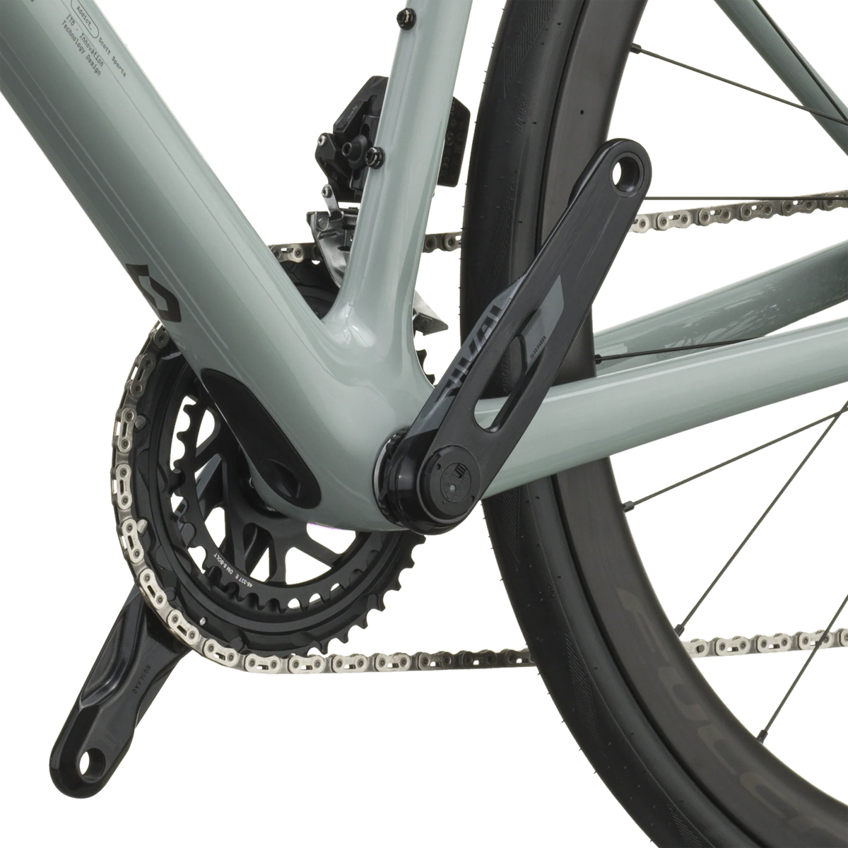 SRAM Rival AXS chainset with integrated power meter on the iron grey Scott Addict 25.