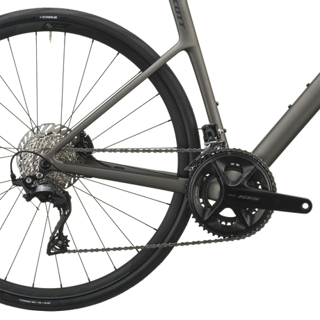 Shimano 105 rear derailleur and cassette on the tungsten grey Scott Addict 50, with Syncros RP2.0 wheel.