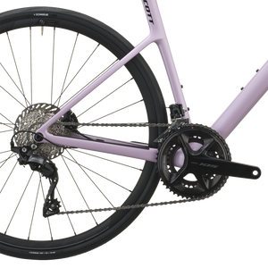 Shimano 105 rear derailleur and cassette on the mallow pink Scott Addict 50, with Syncros RP2.0 wheel.
