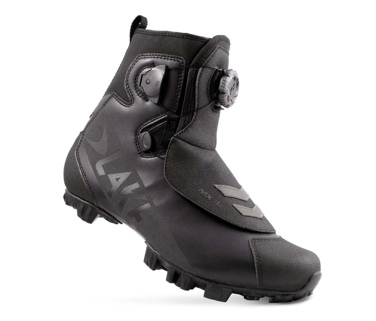 Lake MX146 Winter Mountain Bike Shoe with BOA closure and weather-resistant upper, ideal for cold and damp cycling conditions.