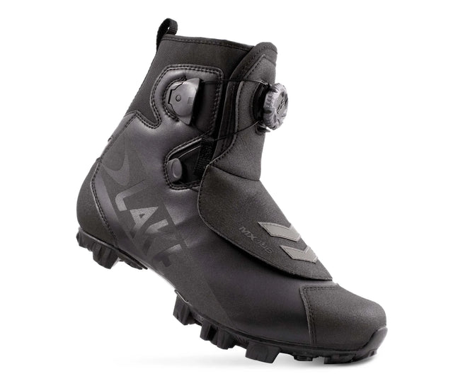 Lake MX146 Winter Mountain Bike Shoe with BOA closure and weather-resistant upper, ideal for cold and damp cycling conditions.