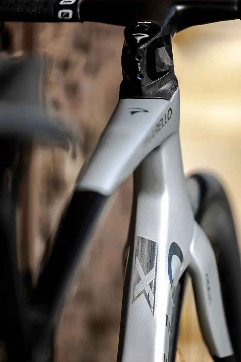 Pinarello X7 bike head tube and frame design