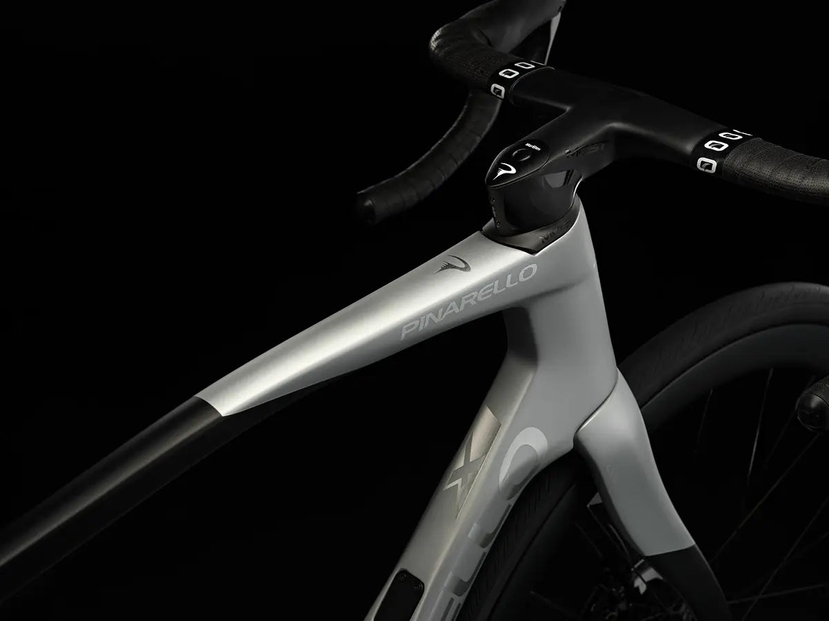 Pinarello X7 bike handlebar and top tube