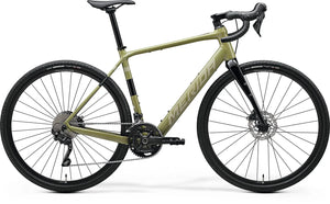 Merida eSilex 400 Gravel E-Bike with lightweight aluminum frame, drop handlebars, and integrated e-bike technology for rugged gravel adventures.