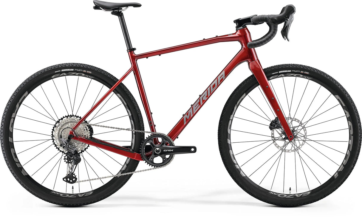 Merida Silex 700 Gravel Bike with aluminum frame, carbon fork, and Shimano 12-speed GRX drivetrain, designed for high-performance gravel riding.