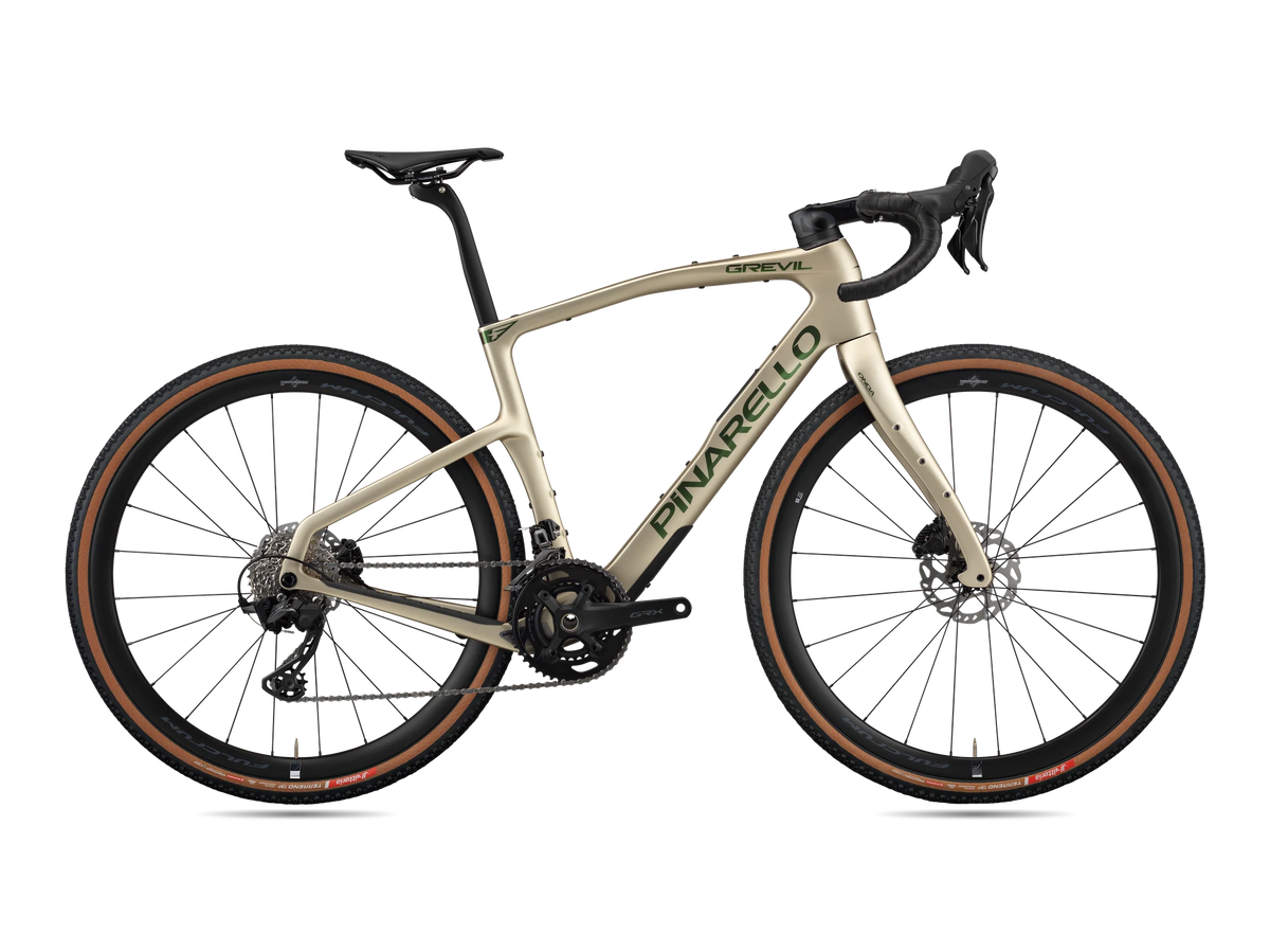 Altai Dust Pinarello Grevil F1 gravel bike, drive-side profile with Shimano GRX 610 and Fulcrum alloy wheels.