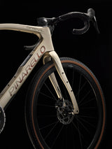 Front end of the Altai Dust Pinarello Grevil F1 with the Onda fork, head tube and front wheel.