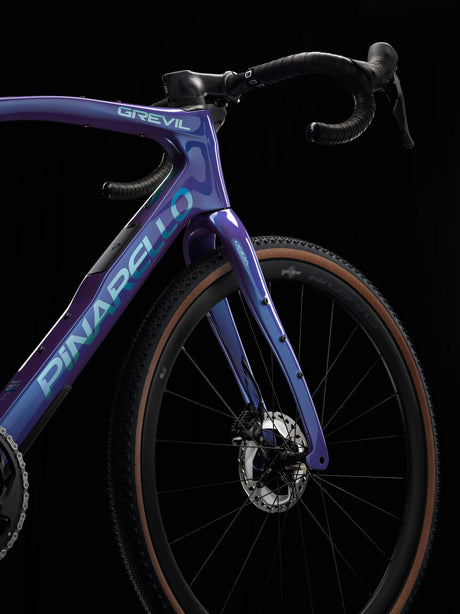 Front end of the Patagonia Frost Pinarello Grevil F3 with the Onda fork, head tube and front wheel.