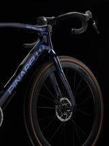 Front end of the Lapland Sky Pinarello Grevil F5 with the Onda fork, head tube and front wheel.