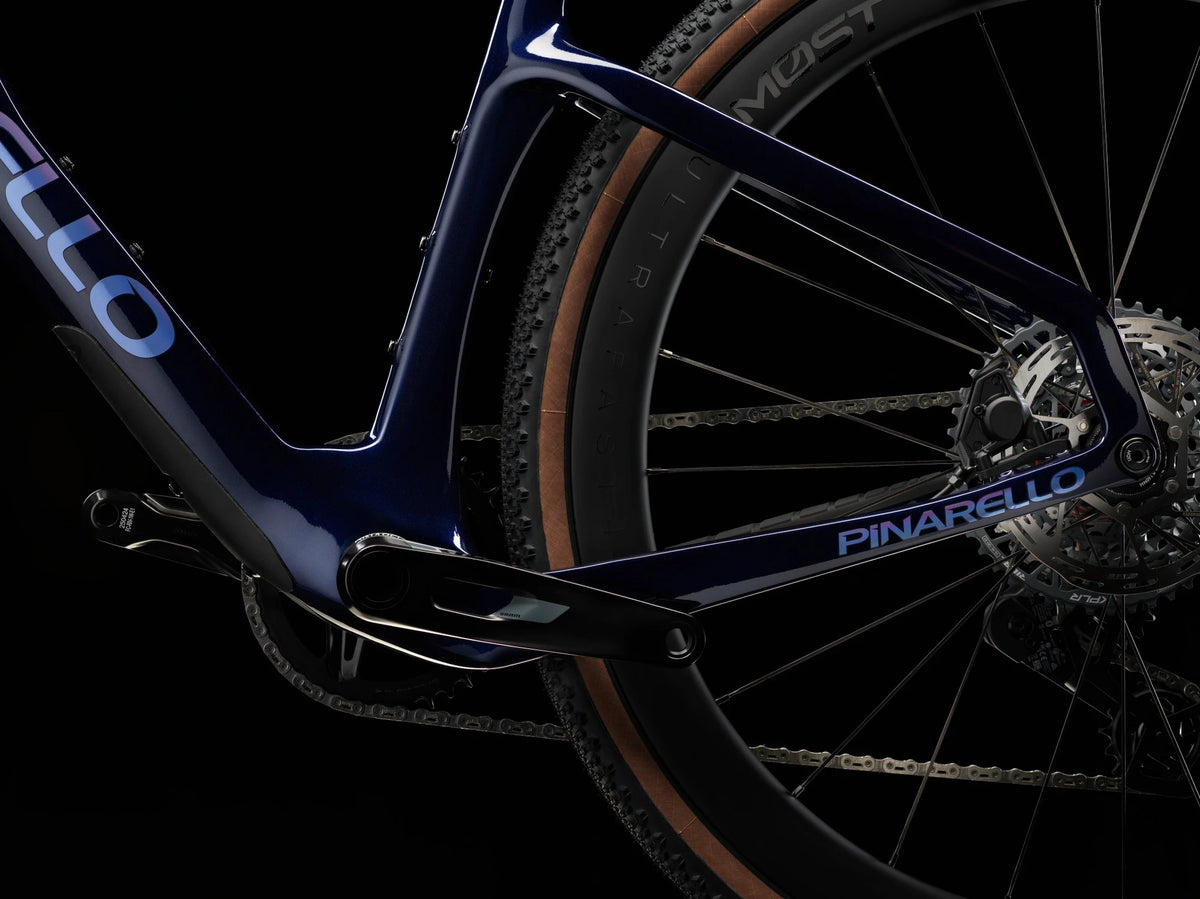 Bottom bracket and chainstay of the Lapland Sky Pinarello Grevil F5 with the crank and rear disc brake.