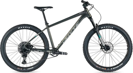 A mountain bike with a Matt Moss frame, labeled "901 V4" on the diagonal tube.